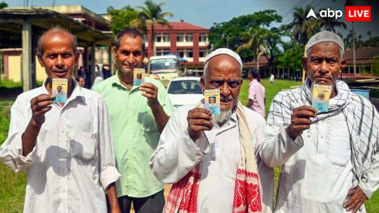 eci resolves issue of identical voter id numbers political parties had raised concerns over it ann वोटर कार्ड को लेकर चली आ रही गड़बड़ी को ECI ने किया दूर, राजनीतिक दलों ने जताई थी आशंका