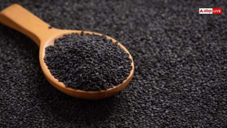 this black seed can reduce your belly fat know how consume it daily गुब्बारे की तरह फूले पैट को पिचका देगा ये काले रंग का बीज, बस रोजाना कर लें इस तरह सेवन