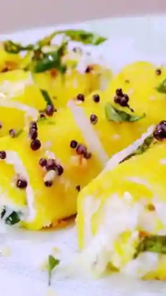 गुजरात के काठियावाड़ी भोजन में मिठास के अलावा तीखे और खट्टे स्वादों का भी अनोखा संगम