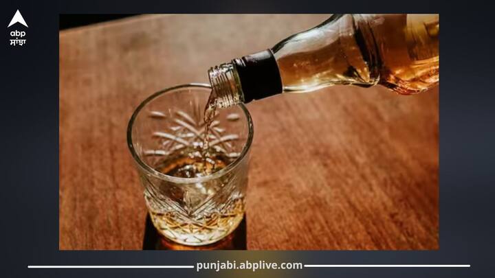 ਸ਼ਰਾਬ ਭਾਵੇਂ ਕਿਸੇ ਵੀ ਕਿਸਮ ਦੀ ਹੋਵੇ, ਪਰ ਹਮੇਸ਼ਾ ਕੱਚ ਦੇ ਗਲਾਸ ਵਿੱਚ ਹੀ ਪੀਤੀ ਜਾਂਦੀ ਹੈ। ਪੱਬ ਹੋਵੇ, ਬਾਰ ਹੋਵੇ ਜਾਂ ਕੋਈ ਹੋਰ ਸਮਾਰੋਹ – ਸ਼ਰਾਬ ਨੂੰ ਪਰੋਸਣ ਦੇ ਲਈ ਕੱਚ ਦੇ ਗਲਾਸ ਦੀ ਵਰਤੋਂ ਕੀਤੀ ਜਾਂਦੀ ਹੈ।