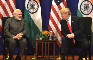 PM ਮੋਦੀ ਦੇ ਯਾਰ ਟਰੰਪ ਨੇ ਮੁੜ ਤੋਂ ਧੱਕੇ ਨਾਲ ਸਰਪੰਚ ਬਣਨ ਦੀ ਕੀਤੀ ਕੋਸ਼ਿਸ਼, ਕਿਹਾ- ਭਾਰਤ ਤੇ ਪਾਕਿਸਤਾਨ ਨੂੰ ਇਕੱਠੇ ਕਰਨਾ ਚਾਹੀਦਾ ਡਿਨਰ, ਦੇਖੋ ਵੀਡੀਓ