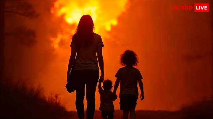 दरअसल, महिला ने ये सब एक तांत्रिक के कहने पर किया है. तांत्रिक ने महिला को कहा था कि तुम्हारा बच्चा इंसान नहीं बल्कि सफेद जिन्न का बच्चा है और परिवार को इससे खतरा है. पुलिस ने महिला और तांत्रिक को गिरफ्तार कर लिया है.