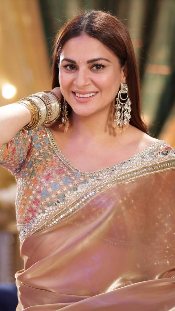 घर की पूजा के लिए ट्राय करें श्रद्धा आर्या के ये एथनिक लुक्स