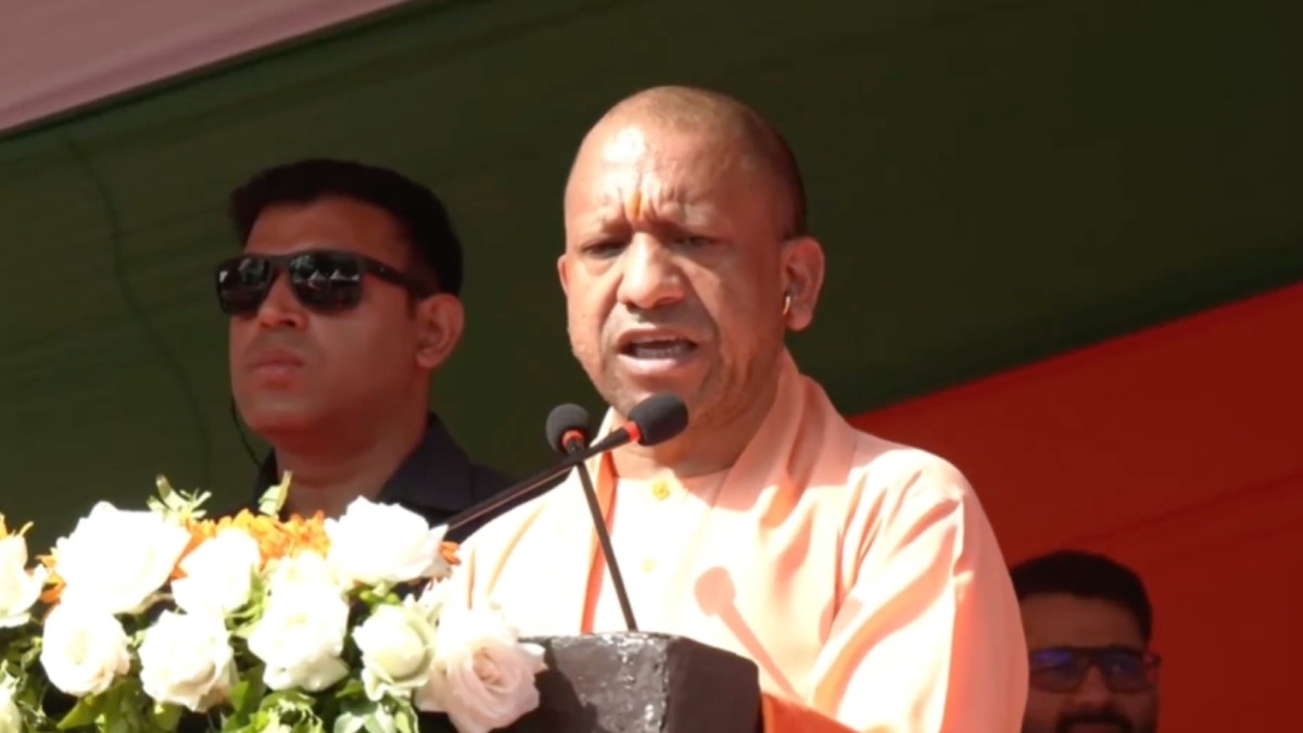 Operation Sindoor: सीएम योगी तिरंगा यात्रा में हुए शामिल, कहा- ‘कोई छेड़ेगा तो छोड़ेंगे नहीं..’