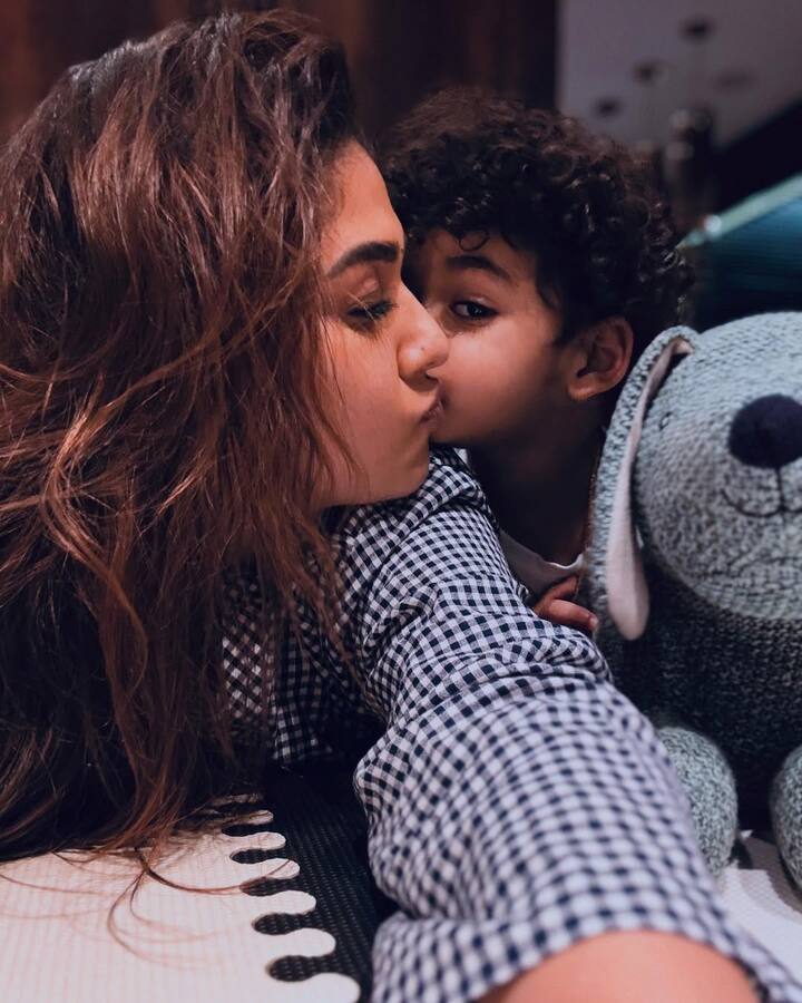 காதல் மற்றும் திருமண ஜோடிகளுக்கு உதாரணமாக விக்னேஷ் சிவன் மற்றும் நயன்தாரா இருவரும் இருந்தனர். ஆனால், அண்மை காலமாக நயன்தாரா மட்டும் இருக்கும் புகைப்படங்களை தனது இன்ஸ்டாவில் பதிவிட்டு வருகிறார்.