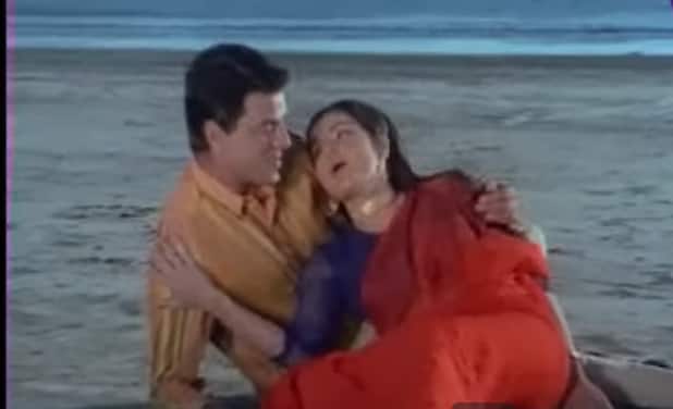 फिल्म जीवन मृत्यु में धर्मेंद्र राखी के साथ रोमांस करते नजर आए थे. इस फिल्म में एक गाना है. जिसमें राखी के साथ रोमांस करते हुए उन्होंने येलो शर्ट पहनी थी. इस गाने का नाम झिलमिल सितारों का है.