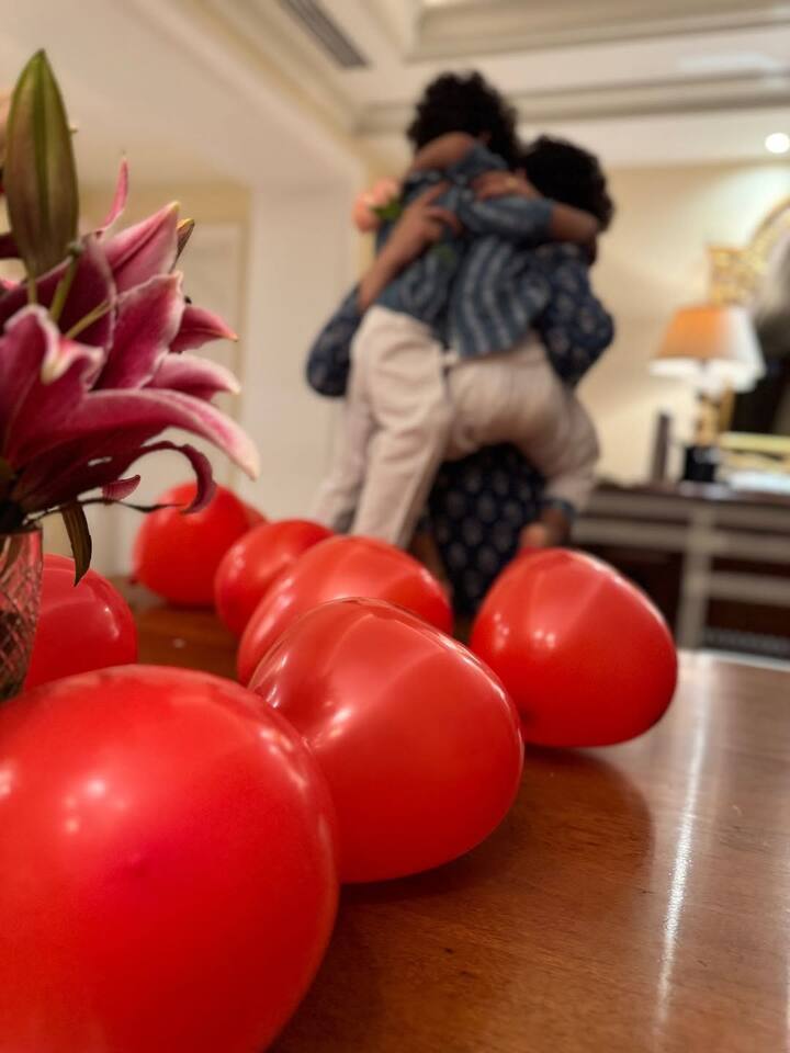 ஹீரோயினுக்கு முக்கியத்துவம் வாய்ந்த கதைகளை தேர்வு செய்து நடித்து ஹிட் கொடுத்துள்ளார். தமிழ் மட்டுமின்றி மலையாளம், ஹிந்தி மொழிகளிலும் ஏராளமான படங்களில் நடித்துள்ளார்.