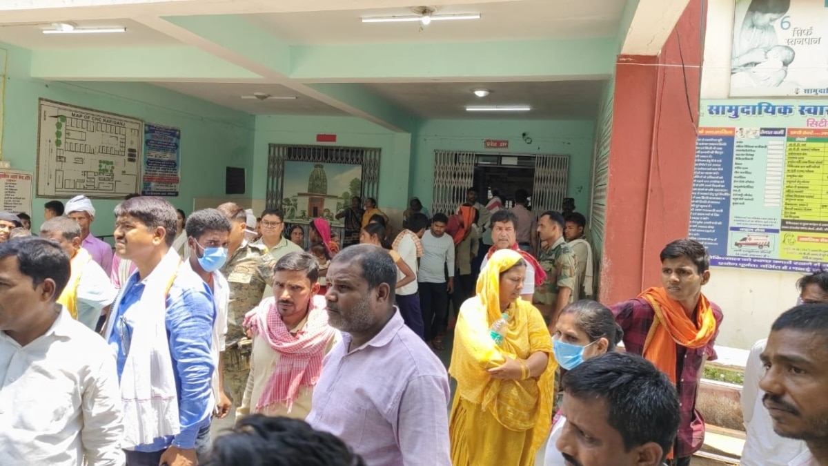 औरंगाबाद में मां ने चार बच्चों के साथ खाया जहर, घरेलू कलह में उठाया खौफनाक कदम