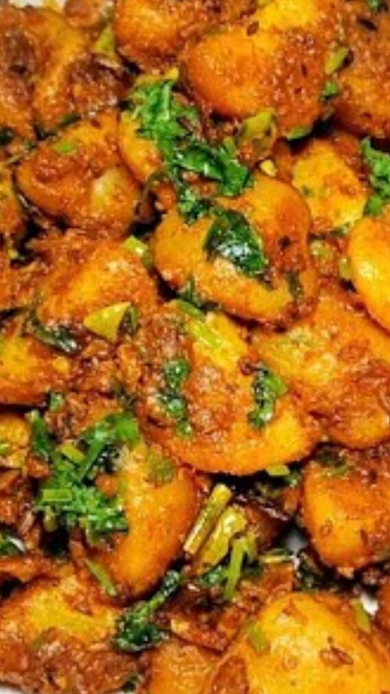 उत्तराखंड की मशहूर डिश, आलू के गुटके और जखिया तड़के का लाजवाब संगम