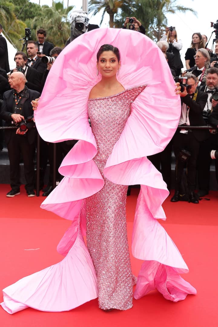 This red carpet is laid on the entrance of the place where the Cannes Film Festival is. After this, celebs pose on it and then reach inside.