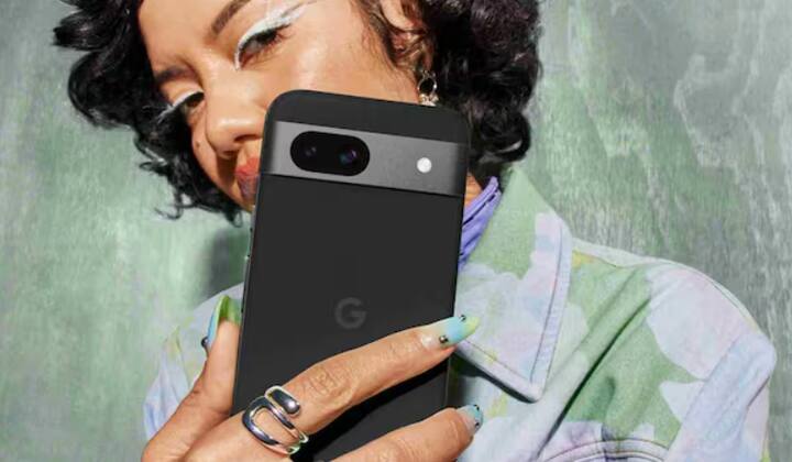 ਇੰਨਾ ਹੀ ਨਹੀਂ, ਫਲਿੱਪਕਾਰਟ 'ਤੇ Google Pixel 8a'ਤੇ ਵੀ ਭਾਰੀ ਛੋਟ ਦਿੱਤੀ ਜਾ ਰਹੀ ਹੈ। ਇਸ ਗੂਗਲ ਫੋਨ ਦੀ ਅਸਲ ਕੀਮਤ 52,999 ਰੁਪਏ ਹੈ। ਪਰ ਇਸਨੂੰ ਈ-ਕਾਮਰਸ ਸਾਈਟ 'ਤੇ 37,999 ਰੁਪਏ ਵਿੱਚ ਖਰੀਦਿਆ ਜਾ ਸਕਦਾ ਹੈ। ਇਸ ਤੋਂ ਇਲਾਵਾ, ਤੁਸੀਂ ਫ਼ੋਨ ਨੂੰ ਸਿਰਫ਼ 1584 ਰੁਪਏ ਦੀ ਮਹੀਨਾਵਾਰ ਕਿਸ਼ਤ 'ਤੇ ਵੀ ਖਰੀਦ ਸਕਦੇ ਹੋ।