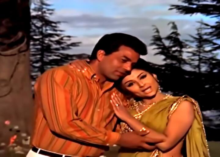धर्मेंद्र ने 1968-1970 के बीच तीन बड़ी फिल्मों में काम किया था. जिसमें से एक मेरे हमदम मेरे दोस्त, आया सावन झूमकर और जीवन मृत्यु है. इन तीन फिल्मों में एक चीज कॉमन थी. वो थी उनकी येलो स्ट्राइप वाली शर्ट.