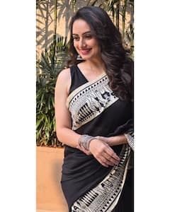 Shruti Marathe : सोने का रंग है, शीशे का अंग है; अभिनेत्री श्रुती मराठेचा मनमोहक अंदाज!