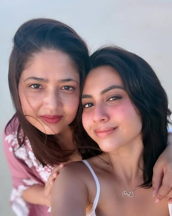 लेकिन रीम शेख के लिए ये सब बहुत आसान नहीं रहा है. रीम शेख का बचपन दर्दभरा रहा. उन्होंने नयनदीप रक्षित संग बातचीत में बताया कि उनके पेरेंट्स का तलाक हुआ है.