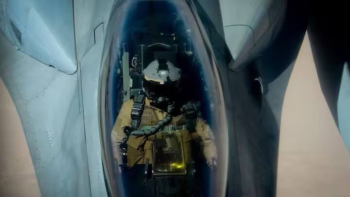 ચાર જીનીવા સંમેલનો હતા, જેમાંથી ત્રીજા સંમેલનમાં યુદ્ધ કેદીઓ સાથે માનવીય વર્તનની જોગવાઈ કરવામાં આવી હતી, જેમાં તેમને તબીબી સંભાળ, આશ્રય અને પૂરતા ખોરાકની જોગવાઈનો સમાવેશ થાય છે.