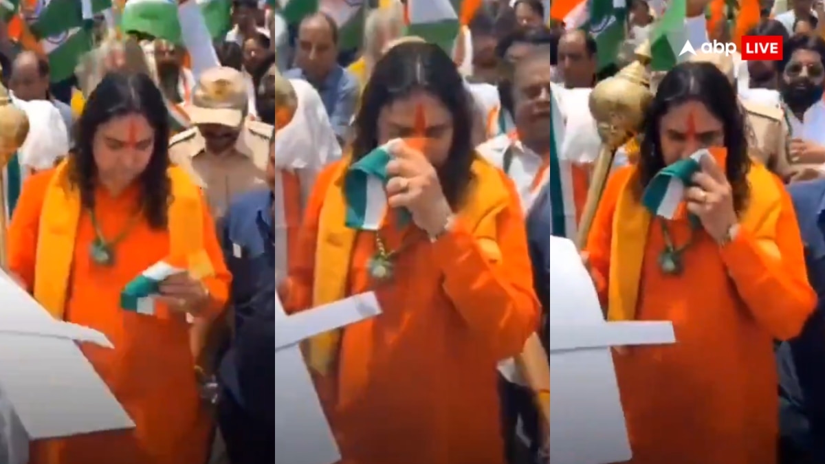 Balmukund Acharya Video: बीजेपी विधायक बालमुकुंद आचार्य ने तिरंगे से पोछ ली नाक, कांग्रेस ने शेयर किया वीडियो