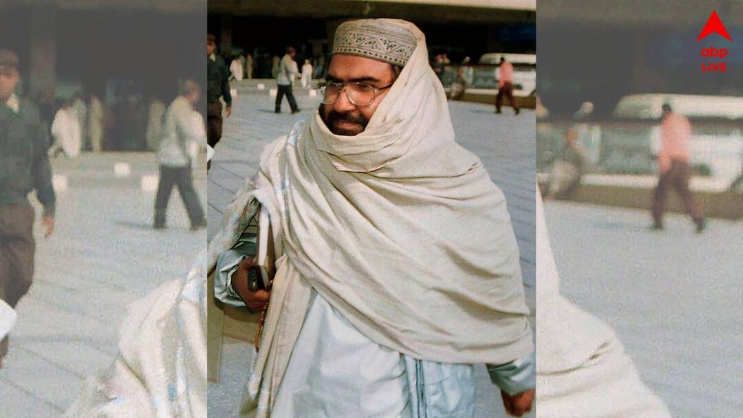 জইশ-প্রধান আজহারকে ১৪ কোটি টাকা ক্ষতিপূরণ দিতে পারে পাক-সরকার ! জইশ-প্রধান আজহারকে ১৪ কোটি টাকা ক্ষতিপূরণ দিতে পারে পাক-সরকার !