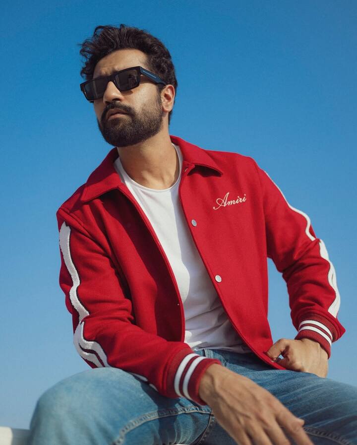You will be surprised to know that Vicky Kaushal, who once charged a few thousand fees, charges a hefty fee of crores of rupees for a film today.