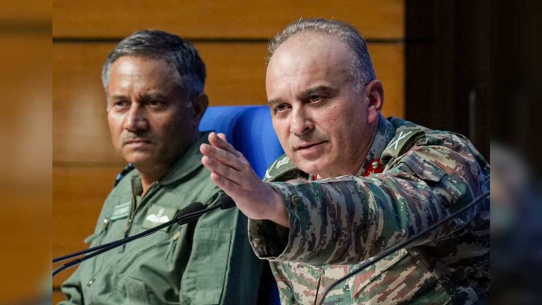 India Pakistan DGMO talk agree on continuing measures to reduce border tensions operation sindoor marathi news भारत आणि पाकिस्तानच्या डीजीएमओमधील चर्चेचा तपशील समोर, एका गोष्टीवर दोघांची सहमती, जाणून घ्या काय ठरलं?