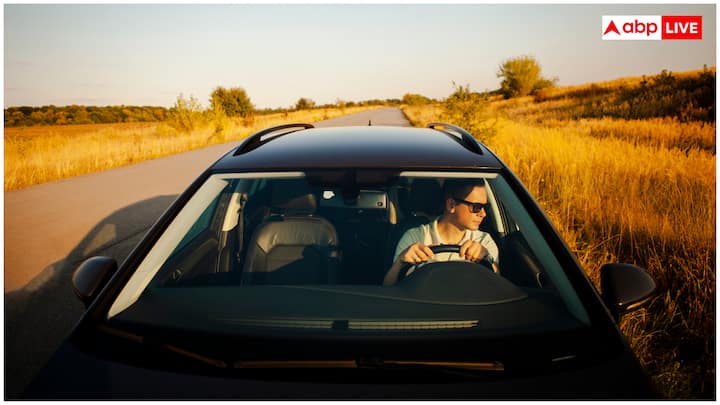 गार्जियन में 2019 के प्रकाशित रिपोर्ट में बताया गया कि वाहनों से निकलने वाले जहरीले धुएं (कार फ्यूम्स) के लगातार संपर्क में रहने से पुरुषों में नपुंसकता का खतरा बढ़ता है. वहीं, लॉन्ग ड्राइव करने से टेस्टिकल्स (अंडकोष) का तापमान बढ़ता है, क्योंकि ड्राइवर सीट पर लगातार बैठे रहते हैं और वेंटिलेशन की कमी होती है. सामान्य से ज्यादा तापमान स्पर्म प्रोडक्शन को प्रभावित करता है, जिससे स्पर्म काउंट और क्वालिटी में कमी आती है.