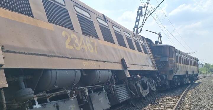 भुसावळकडून नंदुरबारकडे कोळसा घेऊन मालगाडी जात होती.