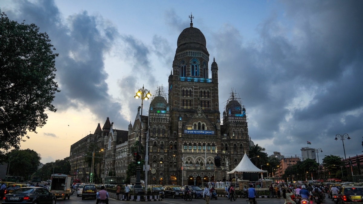 BMC अधिकारियों ने खुद स्टिंग कर पार्किंग में लूट के खेल को किया उजागर, ब्लैकलिस्ट होगा ठेकेदार