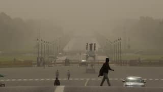Delhi Dust Storm: धूल-धूल हुआ दिल्ली का आसमान, खतरनाक स्तर पर प्रदूषण, घर से बाहर निकलने से पहले कर लें ये काम 