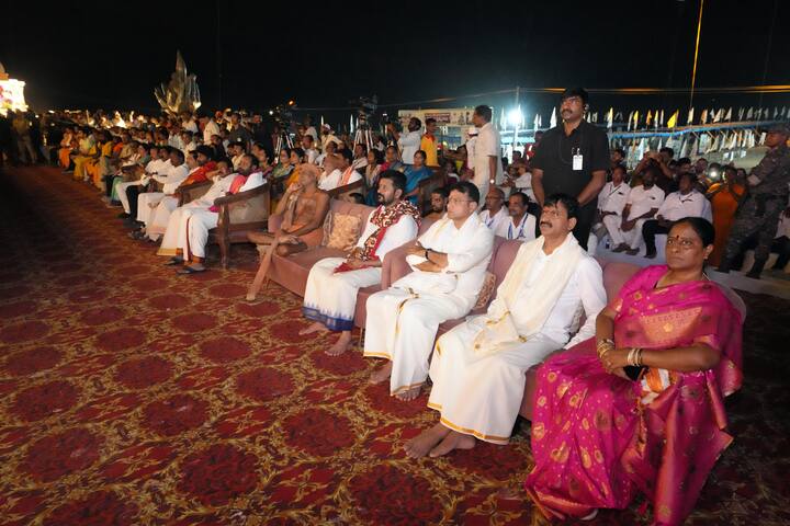 భక్తులంతా పుష్కరాలకు వచ్చి పుణ్యస్నానాలు చేయాలని ముఖ్యమంత్రి పిలుపునిచ్చారు.