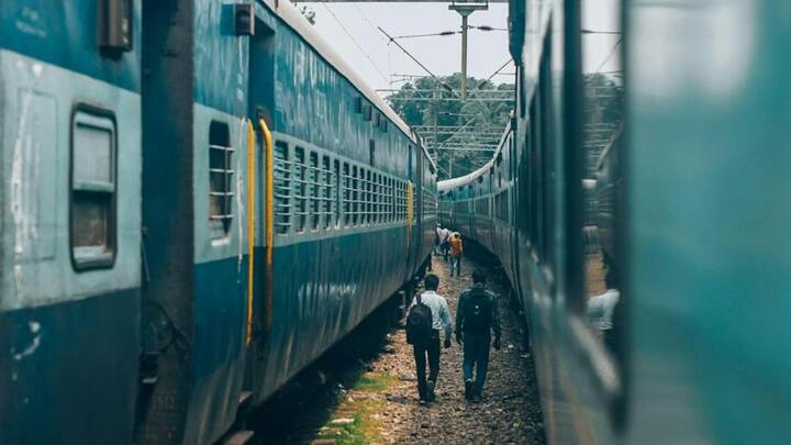 वहीं थर्ड एसी में सफर करने वाले 40 किलो तक ही सामान ले जा सकते हैं. इसके अलावा 10 किलो एक्स्ट्रा अलाउड है.