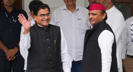 व्योमिका सिंह पर बयान देकर बुरे फंसे अखिलेश के चाचा रामगोपाल? अब सपा ने दी ये प्रतिक्रिया