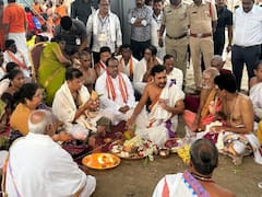 Saraswati Pushkaralu: కాళేశ్వరంలో పుష్కర స్నానం ఆచరించిన మంత్రి దుద్దిళ్ల శ్రీధర్ బాబు