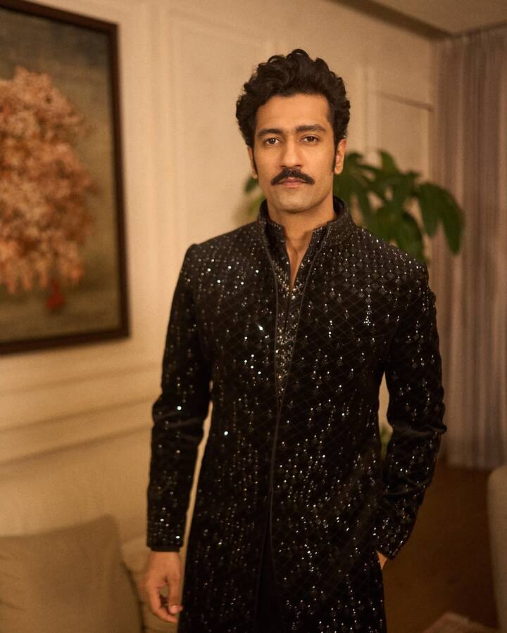 At the same time, according to the report of every life, Vicky Kaushal has become the owner of property worth about 140 crores in the last 10 years. In Mumbai, actor lives in a luxurious house. Whose fare is millions of rupees.