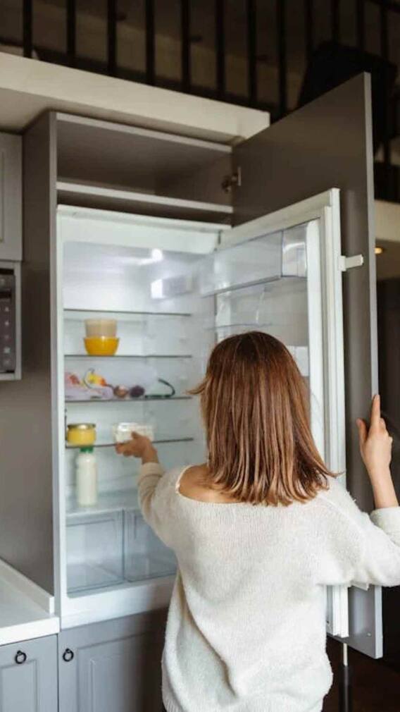 कितनी देर बाद खाना चाहिए फ्रिज में रखा खाना?