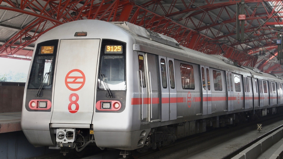 Delhi Metro: अब दिल्ली मेट्रो में टिकट के लिए नहीं चाहिए कई ऐप्स, बुकिंग हुई आसान, जानें तरीका
