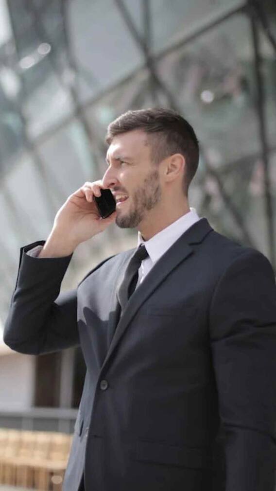 अमीर लोग दो फोन क्यों रखते हैं?