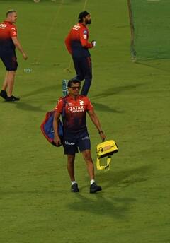 Tim David News : पाऊस सुरु होताच आरसीबीचा खेळाडू उघडा बाहेर पडला, भर मैदानात एकट्याच उड्या मारत फिरला अन्...