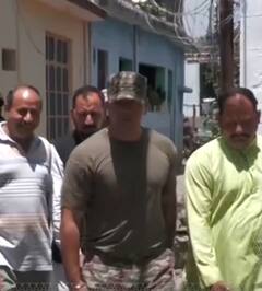 पुंछ में सेना ने घर-घर जाकर बंटी राहत सामग्री | ABP NEWS SHORTS