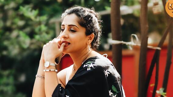 'आई कुठे काय करते' मधील अरुंधतीचे नवे फोटो पहिले का? काळ्या साडीत दिसतेय मनमोहक!