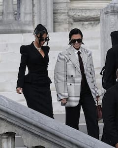 Kim Kardashian Walks Into Courtroom Like It’s Fashion Week, Wearing $1.5M Necklace To Robbery Trial