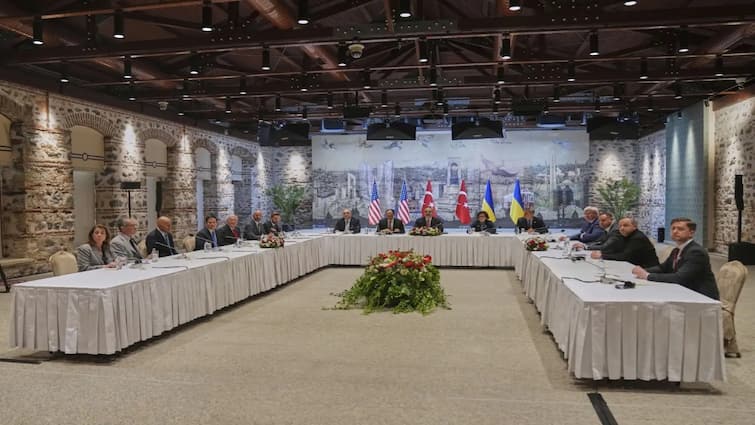Russia And Ukraine Hold First Direct Peace Talks In Three Years In Istanbul
