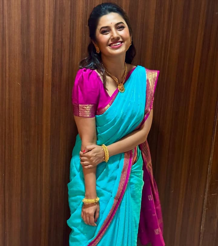 पारंपरिक पेहराव असो की मॉडर्न लूक, प्राजक्ता नेहमीच आपल्या स्टाइलमुळे चाहत्यांचं लक्ष वेधून घेते.