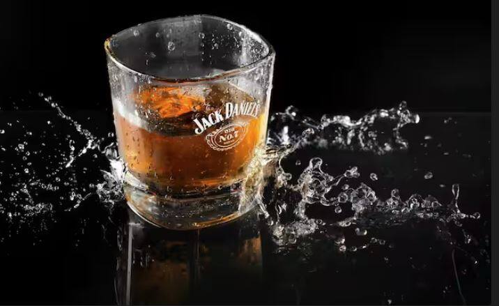 ਸ਼ਰਾਬ ਪੀਣ ਤੋਂ ਬਾਅਦ, ਇਸਦਾ ਪ੍ਰਭਾਵ ਕਈ ਕਾਰਕਾਂ 'ਤੇ ਵੀ ਨਿਰਭਰ ਕਰਦਾ ਹੈ ਜਿਵੇਂ ਕਿ ਇਸ ਵਿੱਚ ਅਲਕੋਹਲ ਦੀ ਮਾਤਰਾ। ਜੇ ਐਲਕੋਹਲ ਜ਼ਿਆਦਾ ਹੋਵੇਗੀ ਤਾਂ ਸ਼ਰਾਬ ਦਾ ਨਸ਼ਾ ਜ਼ਿਆਦਾ ਹੋਵੇਗਾ।