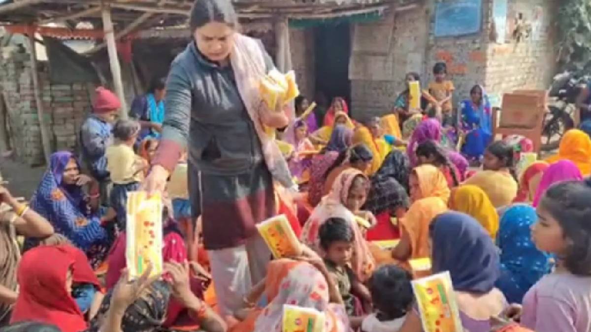 छपरा की खुशबू बनीं स्वच्छता की मिसाल, महिलाओं के बीच बांटे सैनिटरी पैड के 10 लाख पैकेट