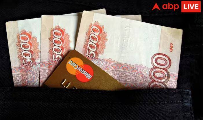 ਤੁਹਾਡੀ ਤਨਖਾਹ ਦੀ ਗਣਨਾ ਕਰਨ ਵਿੱਚ ਛੁੱਟੀਆਂ ਦੇ ਦਿਨ ਵੀ ਗਿਣੇ ਜਾਂਦੇ ਹਨ। ਇਸਦਾ ਮਤਲਬ ਹੈ ਕਿ ਇੱਕ ਮਹੀਨੇ ਵਿੱਚ ਚਾਰ ਜਾਂ ਪੰਜ ਐਤਵਾਰ ਤੇ ਇਸ ਤੋਂ ਇਲਾਵਾ, ਤੁਹਾਡੀਆਂ ਹੋਰ ਹਫ਼ਤੇ ਦੀਆਂ ਛੁੱਟੀਆਂ ਵੀ ਤੁਹਾਡੀ ਤਨਖਾਹ ਵਿੱਚ ਗਿਣੀਆਂ ਜਾਂਦੀਆਂ ਹਨ। ਕੰਪਨੀ ਇਸ ਲਈ ਪੈਸੇ ਨਹੀਂ ਕੱਟਦੀ।