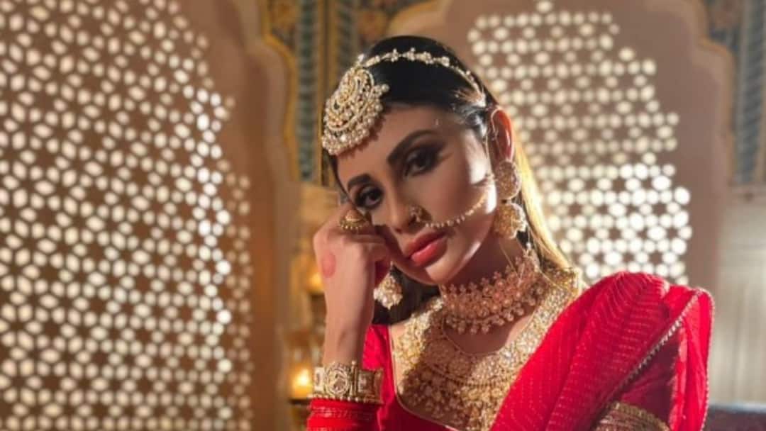 Mouni Roy calls working with David Dhawan in Hai Jawani Toh Ishq Hona Hai 'a life long dream' Mouni Roy Wraps Schedule For David Dhawan’s Hai Jawani Toh Ishq Hona Hai, Reveals Character Name
