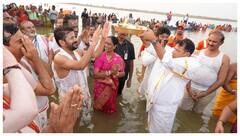 Saraswathi Pushkaralu: సరస్వతి పుష్కరాల్లో పాల్గొని స్నానమాచరించిన సీఎం రేవంత్ రెడ్డి