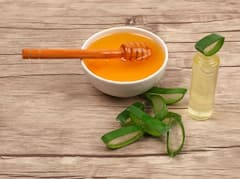 सुबह उठते ही चेहरे पर इन 6 तरीकों से लगा लें एलोवेरा, स्किन हो जाएगी सॉफ्ट और ग्लोइंग