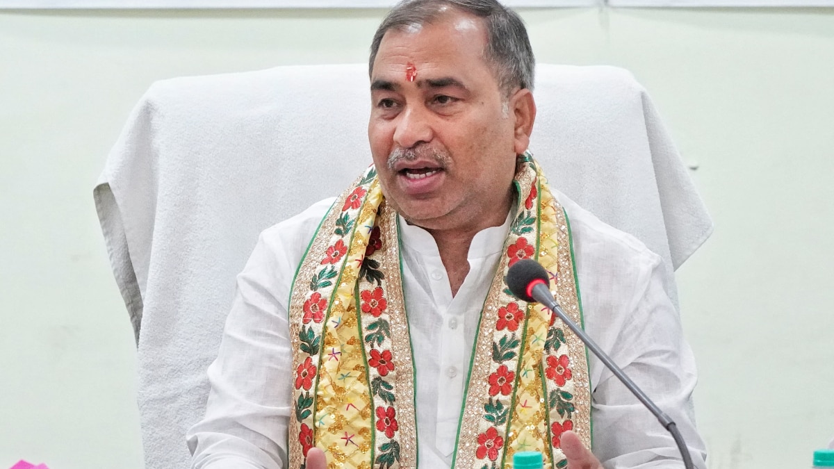 ‘जिनके लिए परिवारवाद सर्वोपरि…’, रामगोपाल यादव के बयान पर योगी के मंत्री का पलटवार