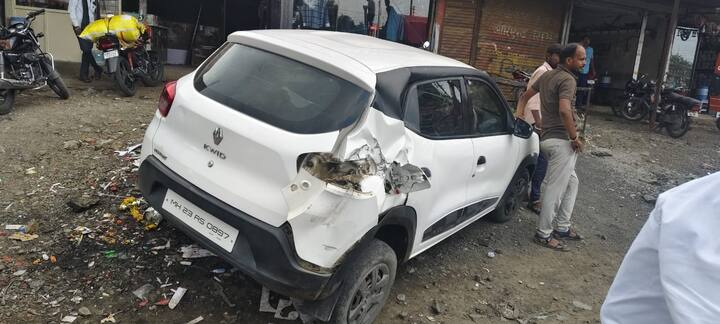 केजहून अंबाजोगाईकडे येत असताना कंटेनरने लोखंडी सावरगावजवळ इतर गाड्यांना धडक दिल्याने अपघात घडला, त्यात 8 ते 10 गाड्यांना धडक देण्यात आली.