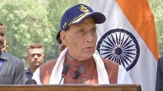 Rajnath Singh: नाश्त्यासाठी जेवढा वेळ लागतो, तेवढ्या वेळेत तुम्ही दुश्मनांचा सूपडा साफ केलात, भूज एअरबेसवर जाऊन राजनाथ सिंहांकडून सैनिकांचं कौतुक